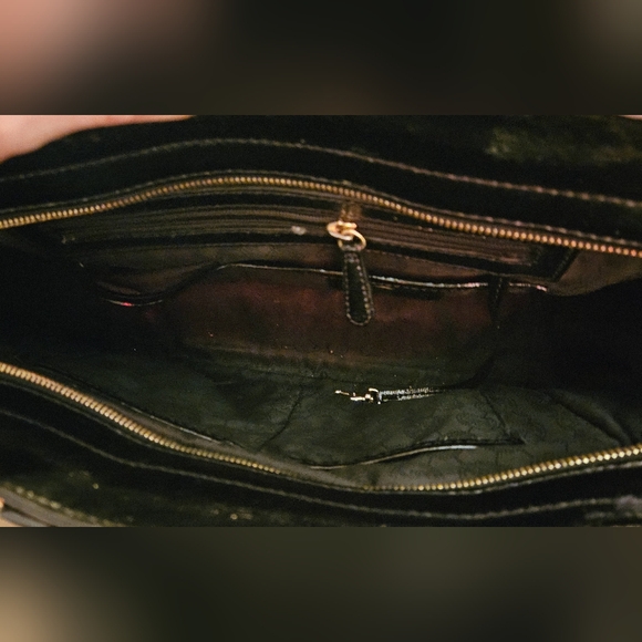 MICHAEL KHORS Selma Large Top Zip Satchel Patent Leather -Black. - Picture 14 of 14